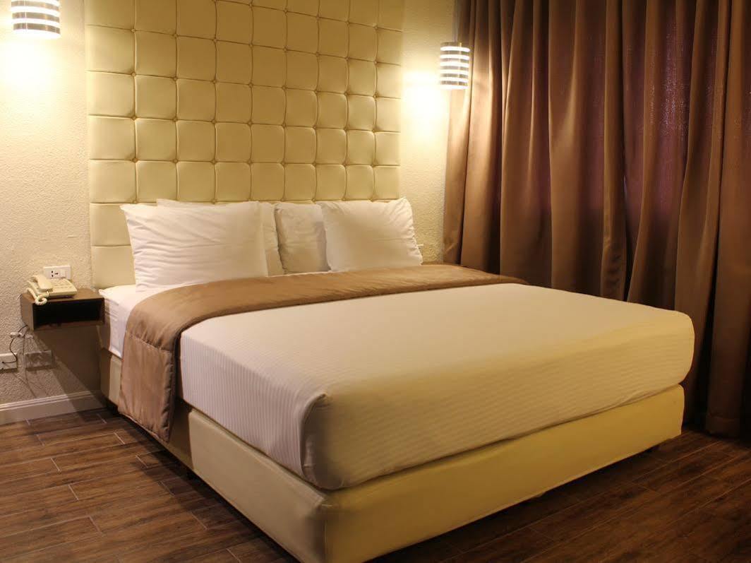 Rothman Hotel Manilla Buitenkant foto